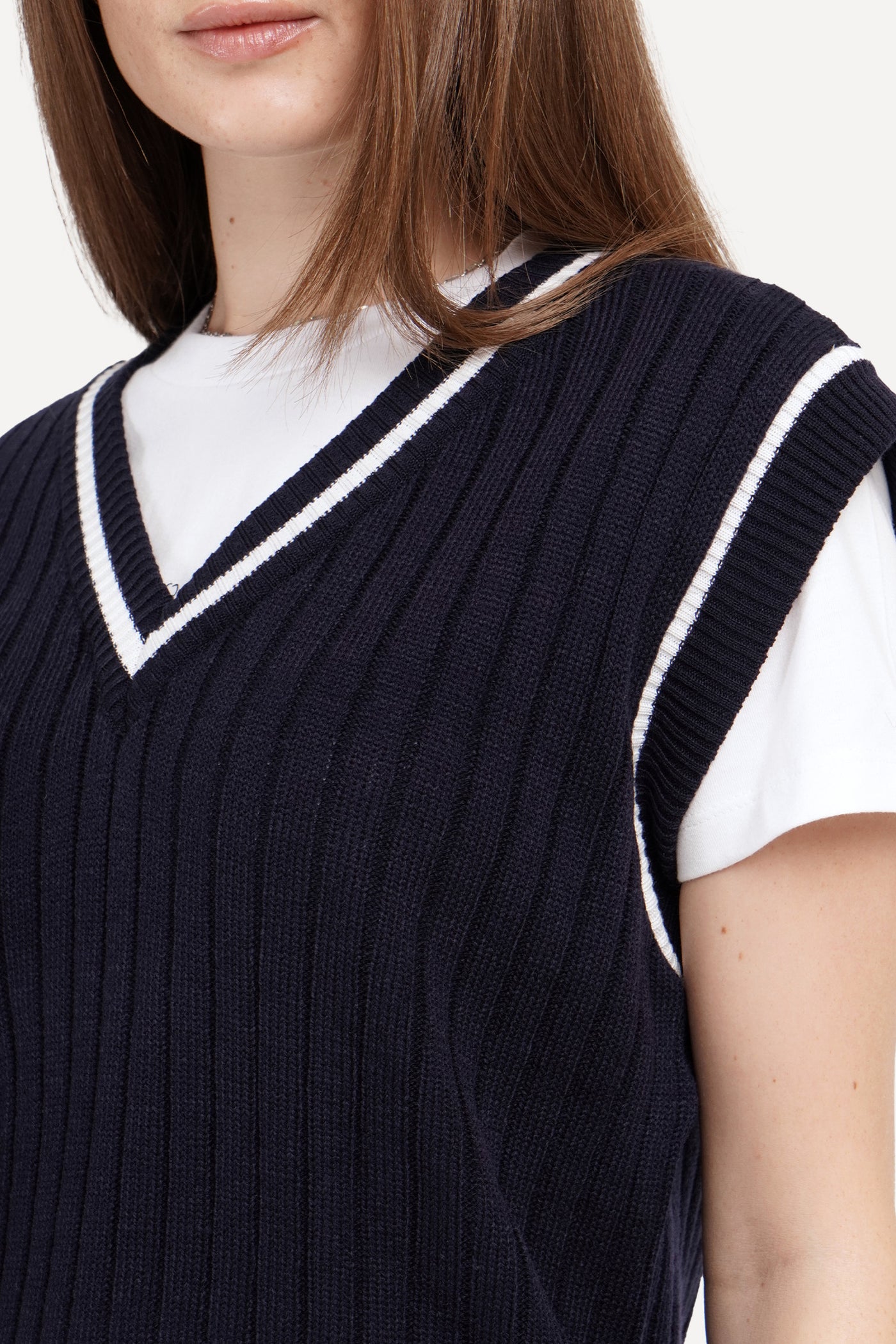 Contrast Collar Knitted Vest (NCT 4)